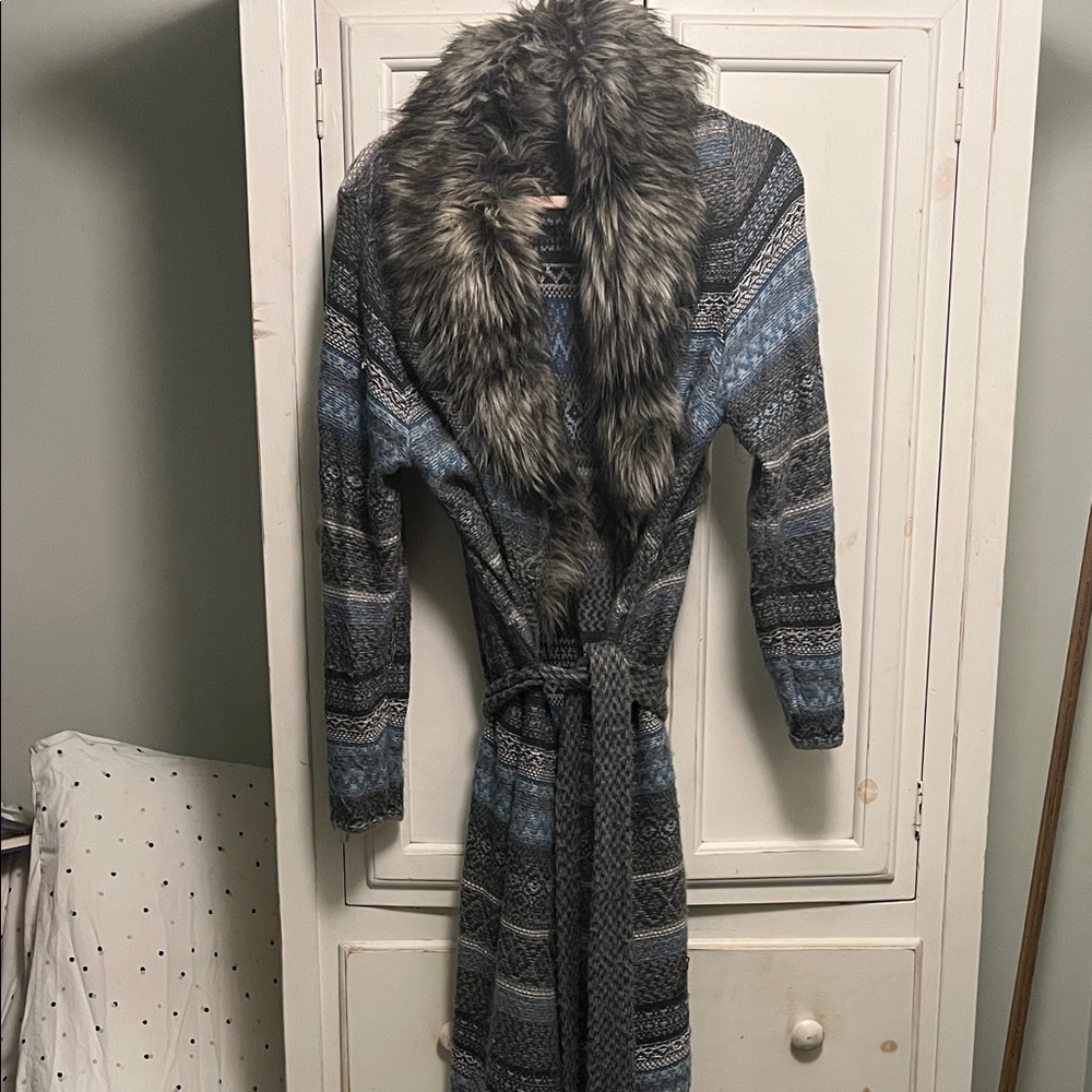 Chico's Gray and Blue Knit/Silver thread with Faux Fur Accent